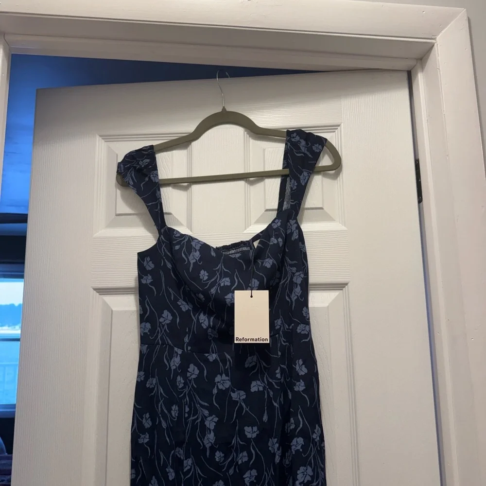 SALE NWT Reformation Bryson Dress, Georgia Blue, size 6 - Picture 3 of 5